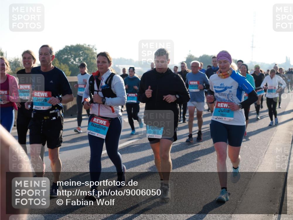 03.10.2025 - Köhlbrandbrückenlauf Fabian Wolf http://msf.ph/oto/9006050 03.10.2025 09:19:30 Position 3 1049, 1739, 1565, 1492, 41, 1640 meine-sportfotos.de