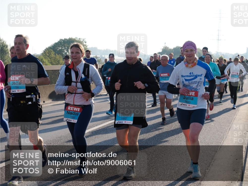 03.10.2025 - Köhlbrandbrückenlauf Fabian Wolf http://msf.ph/oto/9006061 03.10.2025 09:19:31 Position 3 1739, 1565, 1492, 41, 29, 2012, 1640, 22, 1337 meine-sportfotos.de