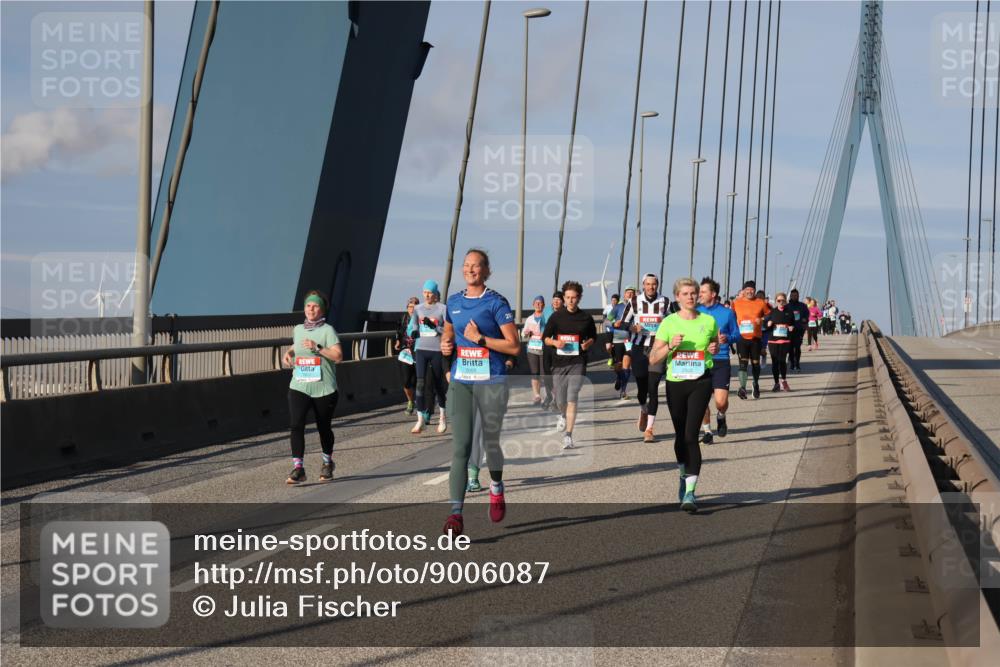 03.10.2025 - Köhlbrandbrückenlauf Julia Fischer http://msf.ph/oto/9006087 03.10.2025 09:54:27 Position 2 20 meine-sportfotos.de