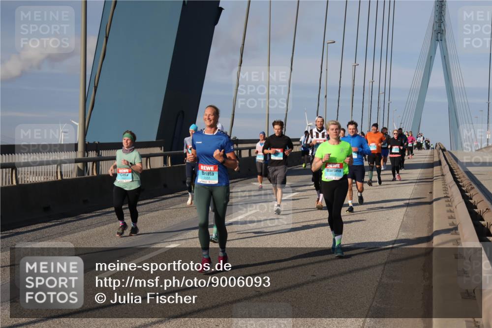 03.10.2025 - Köhlbrandbrückenlauf Julia Fischer http://msf.ph/oto/9006093 03.10.2025 09:54:28 Position 2 2055 meine-sportfotos.de