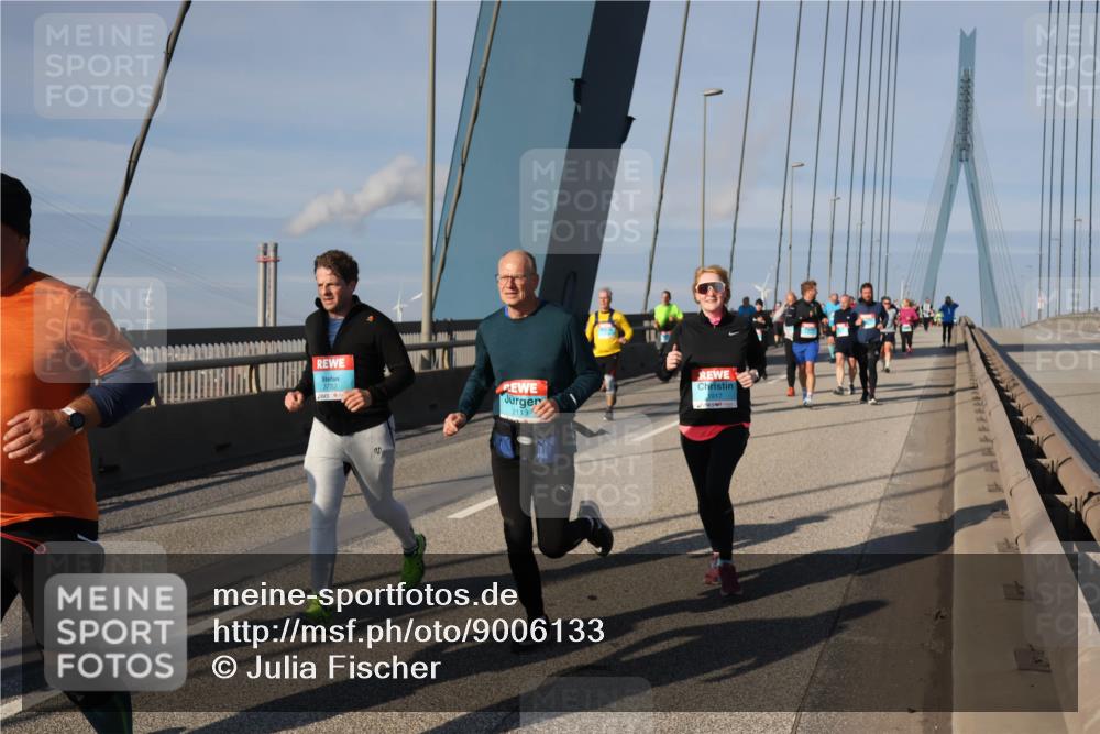 03.10.2025 - Köhlbrandbrückenlauf Julia Fischer http://msf.ph/oto/9006133 03.10.2025 09:54:36 Position 2 3732, 2113, 1917 meine-sportfotos.de