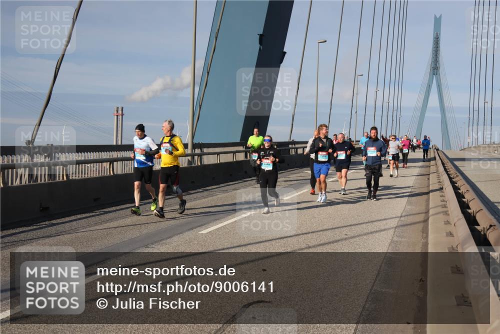 03.10.2025 - Köhlbrandbrückenlauf Julia Fischer http://msf.ph/oto/9006141 03.10.2025 09:54:38 Position 2  meine-sportfotos.de