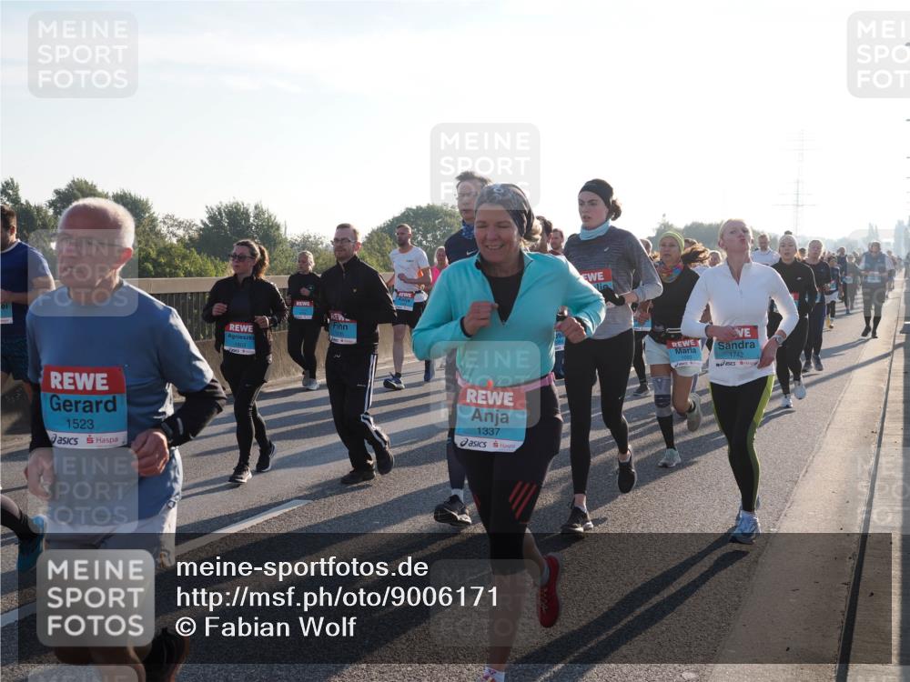 03.10.2025 - Köhlbrandbrückenlauf Fabian Wolf http://msf.ph/oto/9006171 03.10.2025 09:19:34 Position 3 1523, 1603, 1337, 1742 meine-sportfotos.de