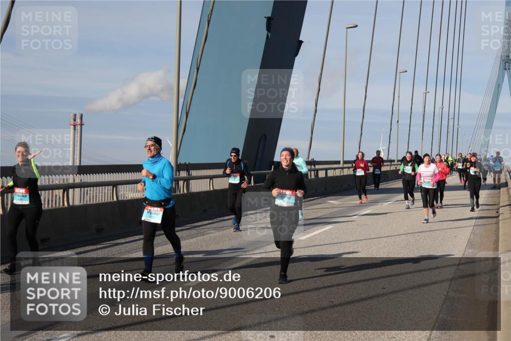 03.10.2025 - Köhlbrandbrückenlauf Julia Fischer http://msf.ph/oto/9006206 03.10.2025 09:55:07 Position 2  meine-sportfotos.de