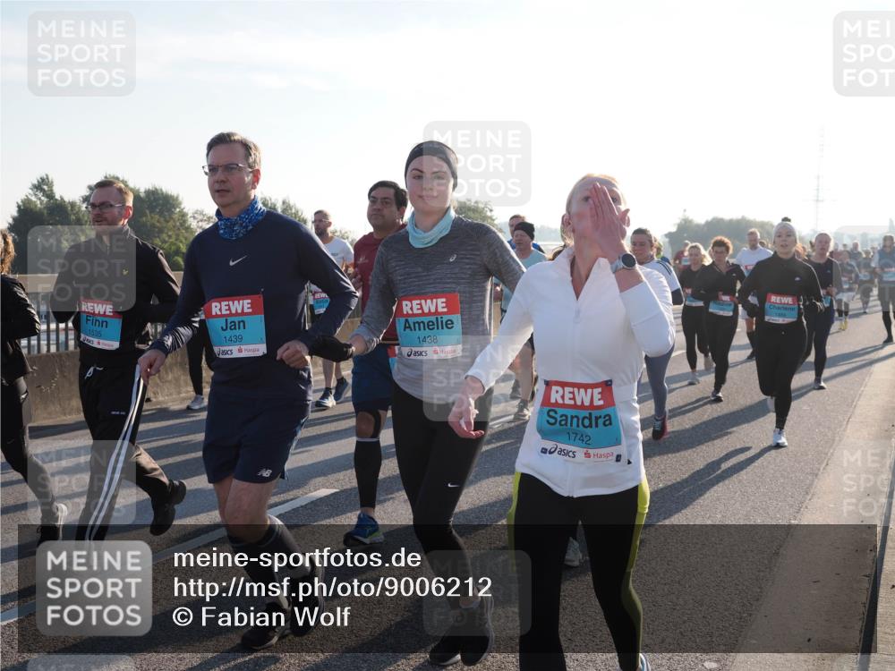 03.10.2025 - Köhlbrandbrückenlauf Fabian Wolf http://msf.ph/oto/9006212 03.10.2025 09:19:35 Position 3 1535, 1439, 1438, 1742 meine-sportfotos.de