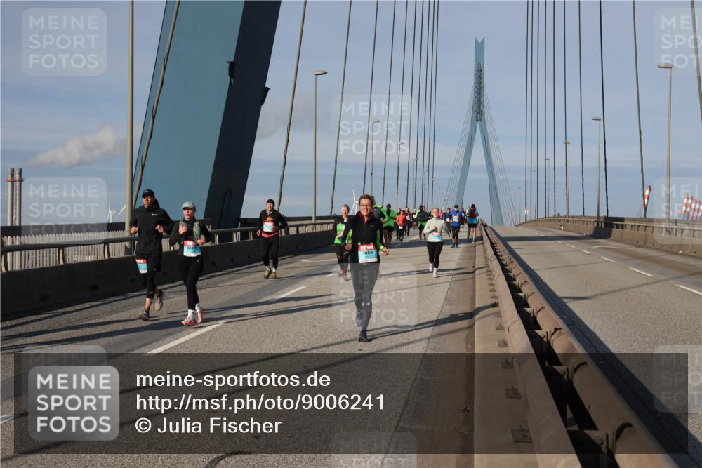 03.10.2025 - Köhlbrandbrückenlauf Julia Fischer http://msf.ph/oto/9006241 03.10.2025 09:55:17 Position 2  meine-sportfotos.de