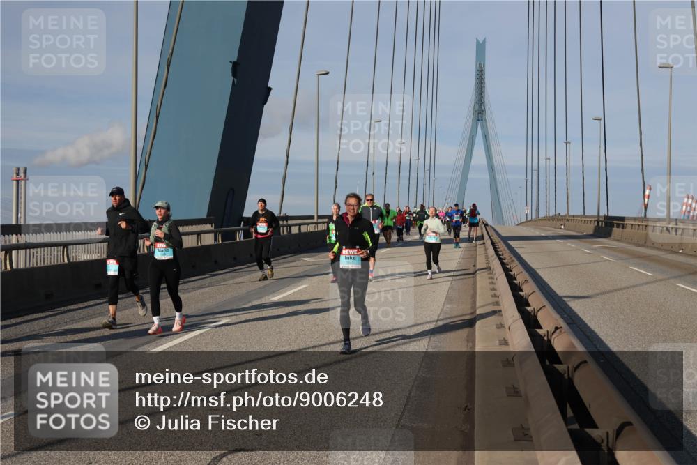 03.10.2025 - Köhlbrandbrückenlauf Julia Fischer http://msf.ph/oto/9006248 03.10.2025 09:55:17 Position 2  meine-sportfotos.de