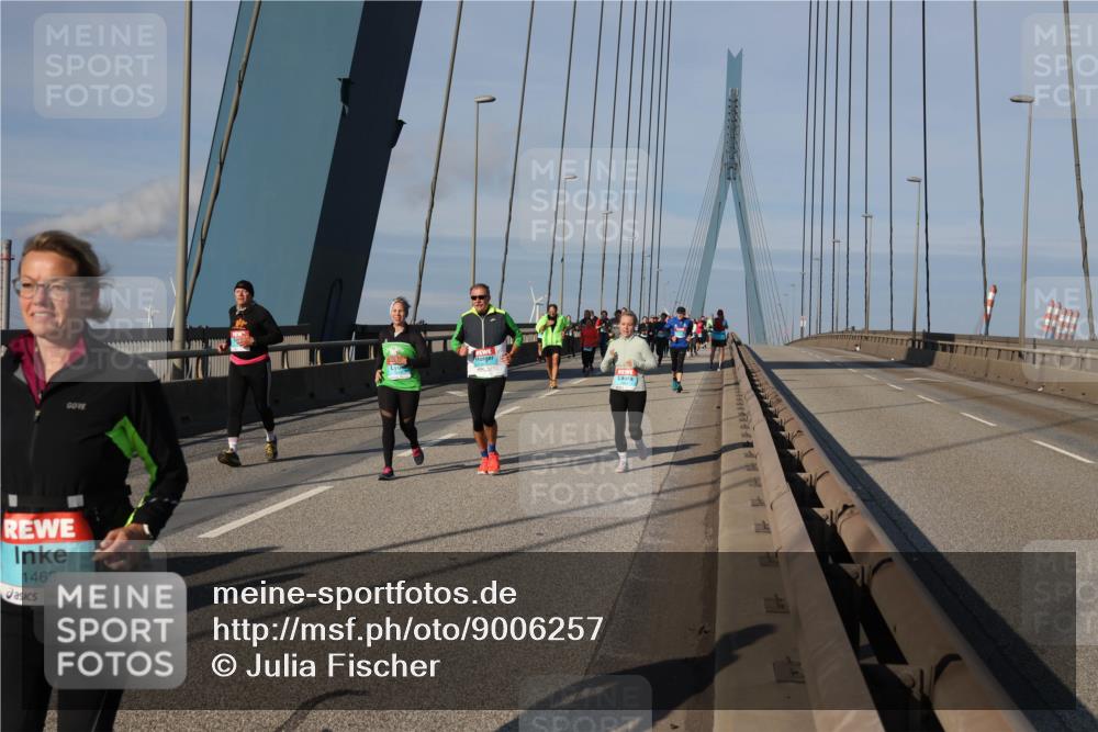 03.10.2025 - Köhlbrandbrückenlauf Julia Fischer http://msf.ph/oto/9006257 03.10.2025 09:55:20 Position 2 1463 meine-sportfotos.de