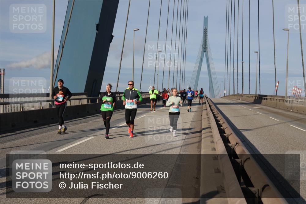 03.10.2025 - Köhlbrandbrückenlauf Julia Fischer http://msf.ph/oto/9006260 03.10.2025 09:55:20 Position 2  meine-sportfotos.de