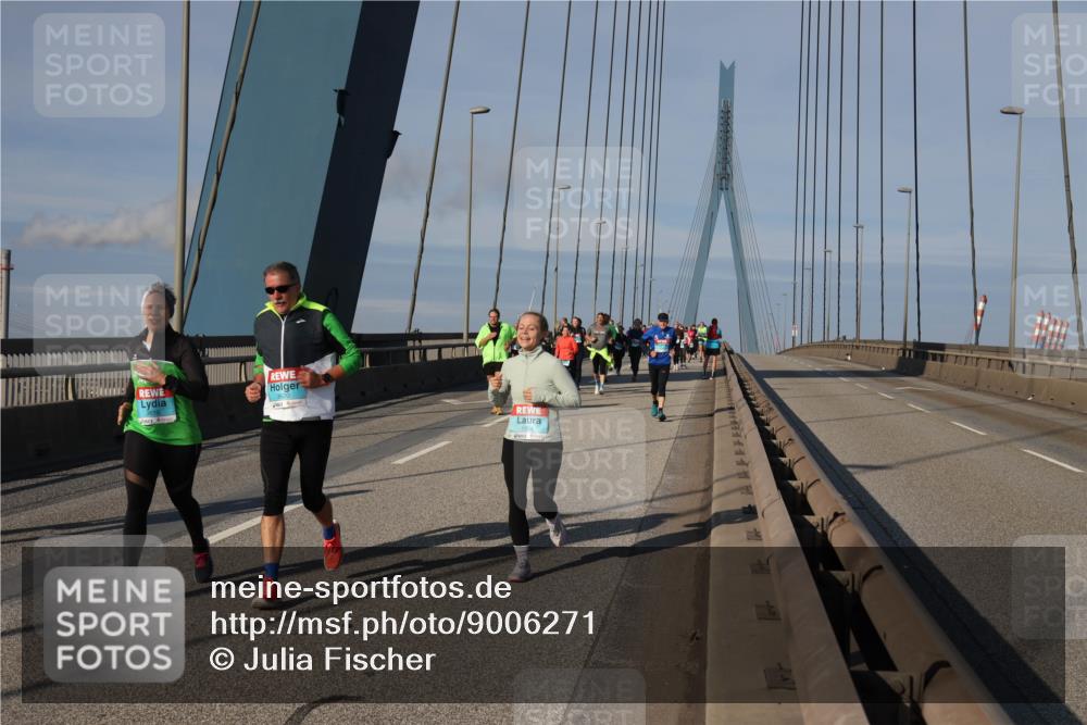 03.10.2025 - Köhlbrandbrückenlauf Julia Fischer http://msf.ph/oto/9006271 03.10.2025 09:55:22 Position 2  meine-sportfotos.de