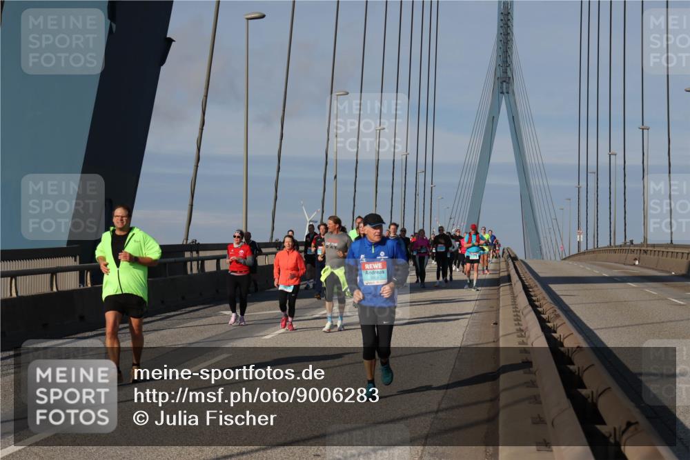 03.10.2025 - Köhlbrandbrückenlauf Julia Fischer http://msf.ph/oto/9006283 03.10.2025 09:55:25 Position 2  meine-sportfotos.de