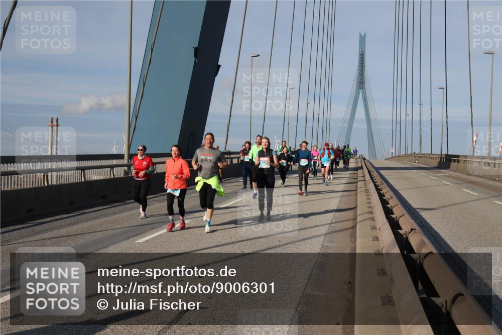 03.10.2025 - Köhlbrandbrückenlauf Julia Fischer http://msf.ph/oto/9006301 03.10.2025 09:55:29 Position 2  meine-sportfotos.de