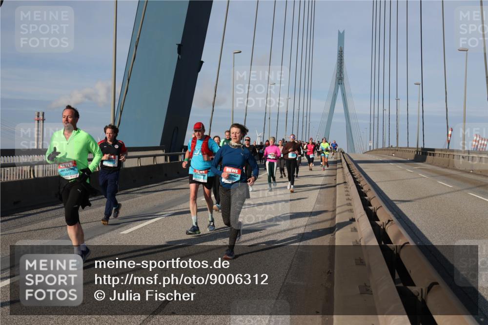 03.10.2025 - Köhlbrandbrückenlauf Julia Fischer http://msf.ph/oto/9006312 03.10.2025 09:55:33 Position 2 2917 meine-sportfotos.de
