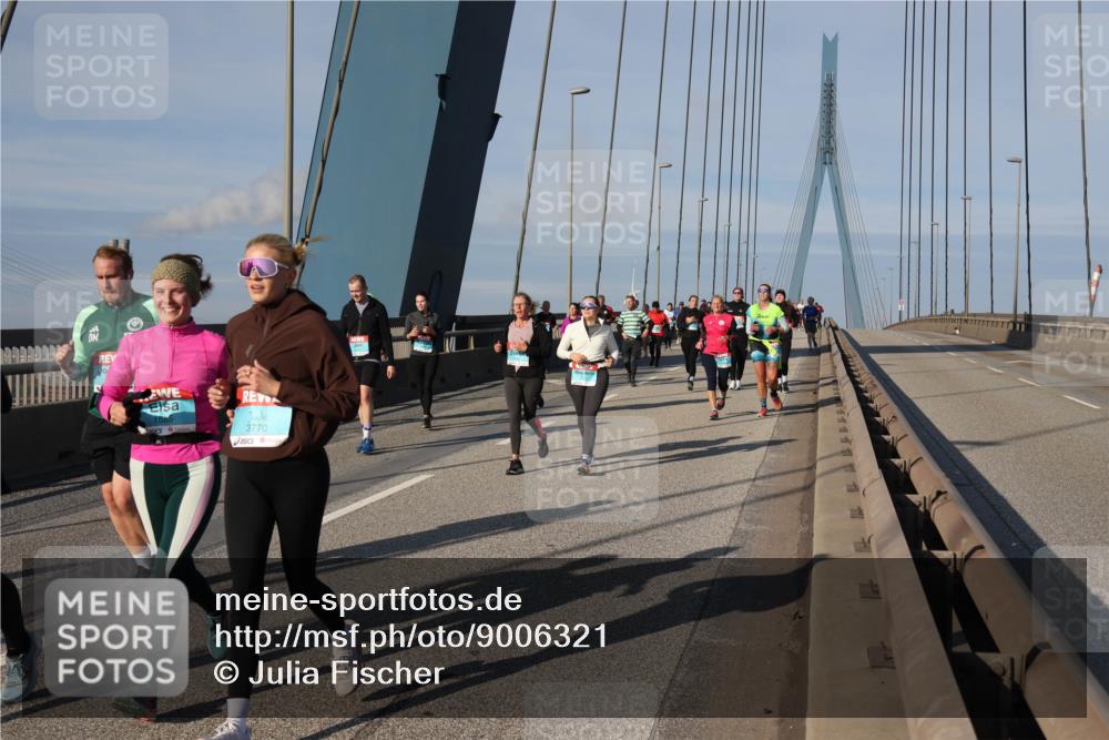03.10.2025 - Köhlbrandbrückenlauf Julia Fischer http://msf.ph/oto/9006321 03.10.2025 09:55:38 Position 2 3770 meine-sportfotos.de