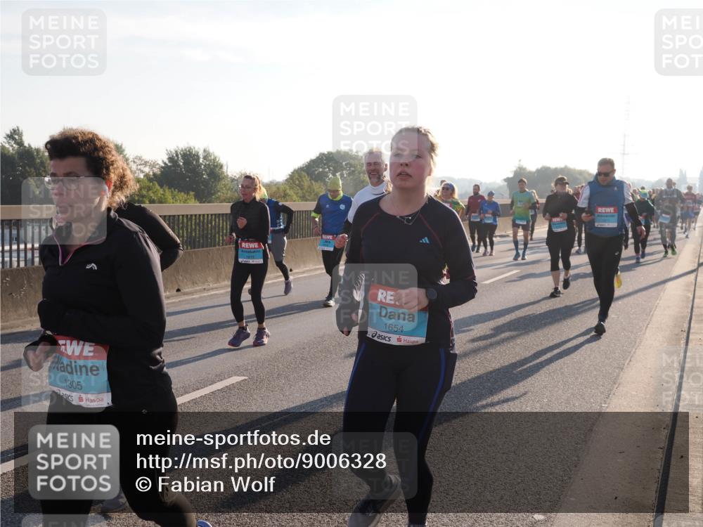 03.10.2025 - Köhlbrandbrückenlauf Fabian Wolf http://msf.ph/oto/9006328 03.10.2025 09:19:38 Position 3 1305, 1615, 1654 meine-sportfotos.de