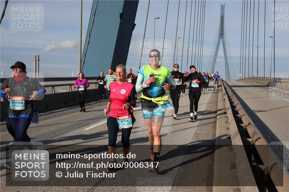 03.10.2025 - Köhlbrandbrückenlauf Julia Fischer http://msf.ph/oto/9006347 03.10.2025 09:55:43 Position 2 2415, 2943 meine-sportfotos.de