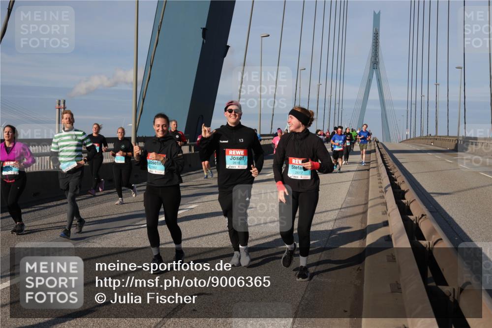 03.10.2025 - Köhlbrandbrückenlauf Julia Fischer http://msf.ph/oto/9006365 03.10.2025 09:55:45 Position 2 1992, 13, 2616, 2617 meine-sportfotos.de
