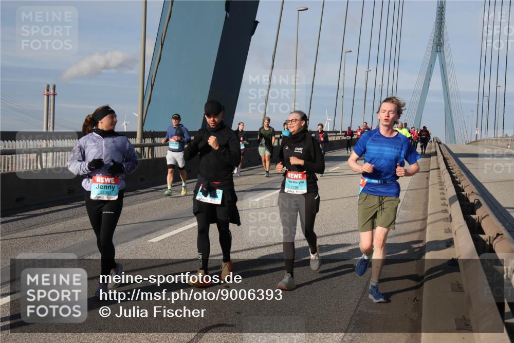 03.10.2025 - Köhlbrandbrückenlauf Julia Fischer http://msf.ph/oto/9006393 03.10.2025 09:55:53 Position 2 3535, 3538 meine-sportfotos.de