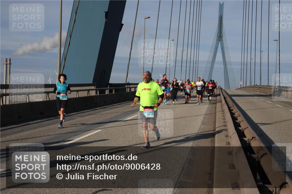 03.10.2025 - Köhlbrandbrückenlauf Julia Fischer http://msf.ph/oto/9006428 03.10.2025 09:55:59 Position 2 02740 meine-sportfotos.de
