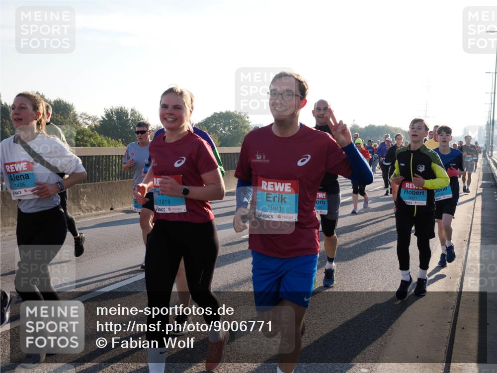 03.10.2025 - Köhlbrandbrückenlauf Fabian Wolf http://msf.ph/oto/9006771 03.10.2025 09:19:49 Position 3 1455, 1818, 1901, 3369, 3371, 3196 meine-sportfotos.de