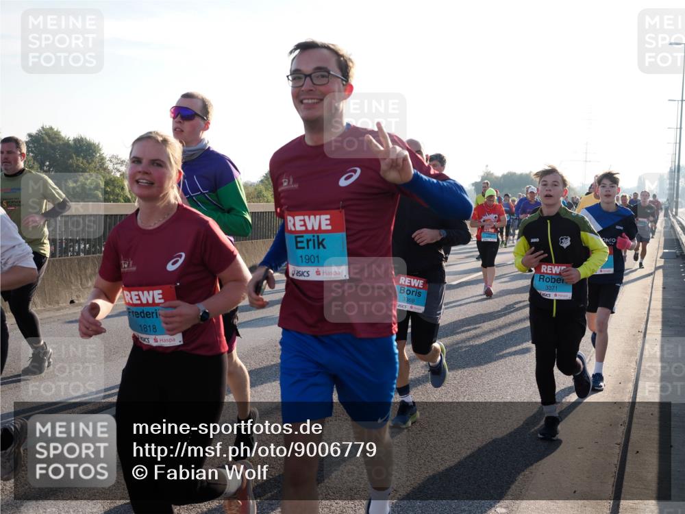 03.10.2025 - Köhlbrandbrückenlauf Fabian Wolf http://msf.ph/oto/9006779 03.10.2025 09:19:50 Position 3 1818, 1901, 3369, 3371 meine-sportfotos.de