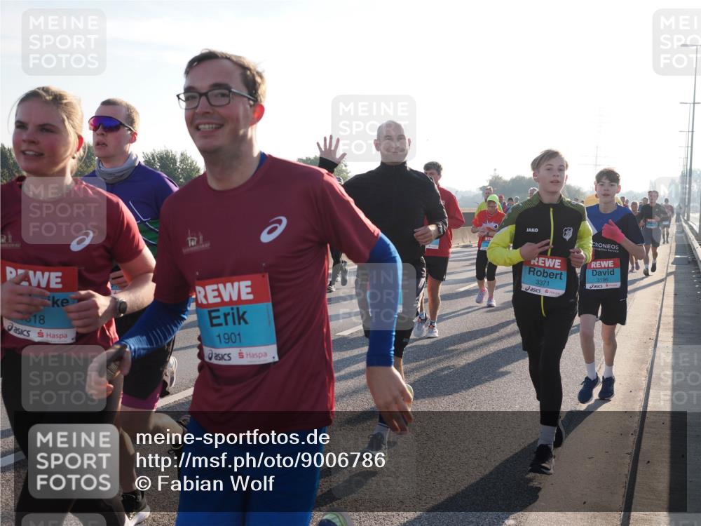 03.10.2025 - Köhlbrandbrückenlauf Fabian Wolf http://msf.ph/oto/9006786 03.10.2025 09:19:50 Position 3 818, 1901, 3371, 3196 meine-sportfotos.de