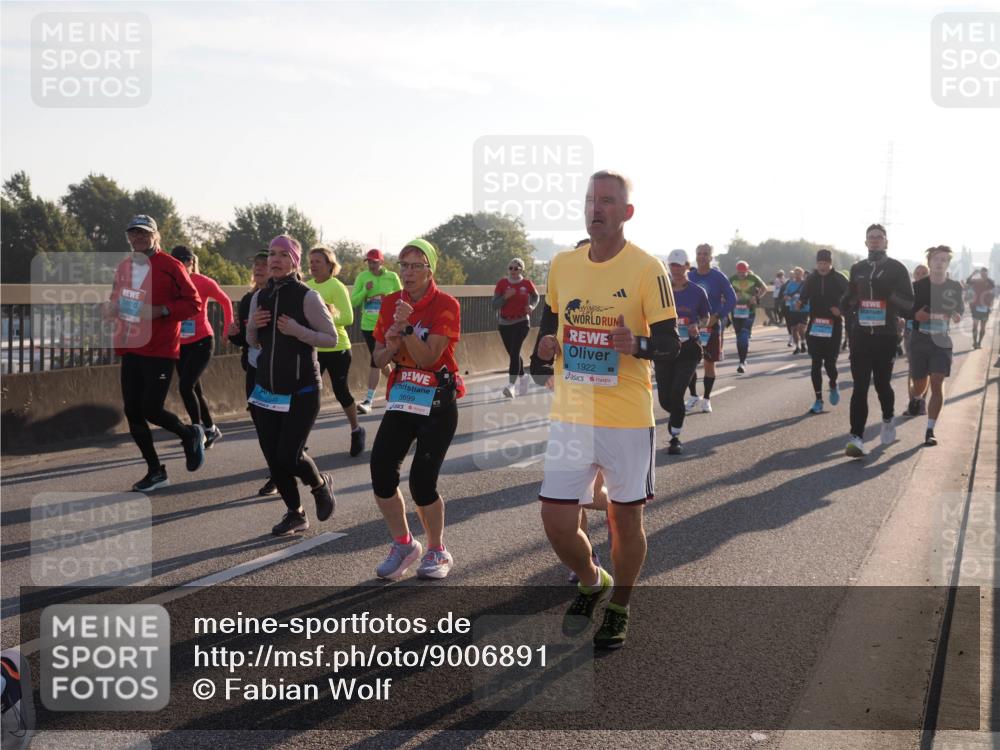03.10.2025 - Köhlbrandbrückenlauf Fabian Wolf http://msf.ph/oto/9006891 03.10.2025 09:19:52 Position 3 49, 3699, 1922 meine-sportfotos.de