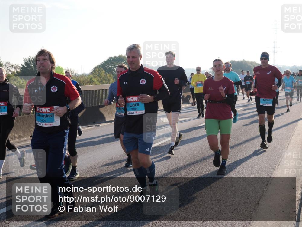 03.10.2025 - Köhlbrandbrückenlauf Fabian Wolf http://msf.ph/oto/9007129 03.10.2025 09:20:01 Position 3 1, 3407, 3405, 1195 meine-sportfotos.de