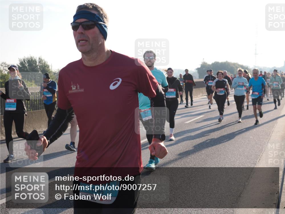 03.10.2025 - Köhlbrandbrückenlauf Fabian Wolf http://msf.ph/oto/9007257 03.10.2025 09:20:04 Position 3 1979, 1195, 2077 meine-sportfotos.de