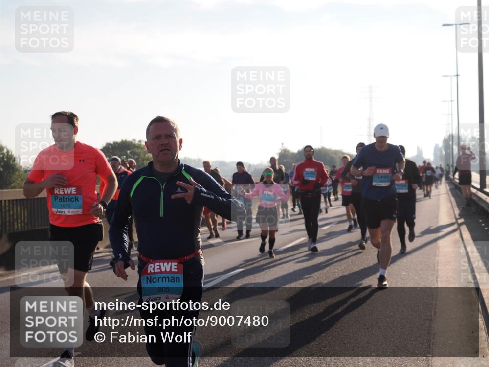 03.10.2025 - Köhlbrandbrückenlauf Fabian Wolf http://msf.ph/oto/9007480 03.10.2025 09:20:13 Position 3 1973, 1805 meine-sportfotos.de