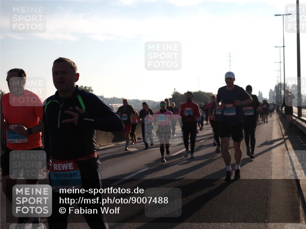 03.10.2025 - Köhlbrandbrückenlauf Fabian Wolf http://msf.ph/oto/9007488 03.10.2025 09:20:13 Position 3 1973, 1805 meine-sportfotos.de