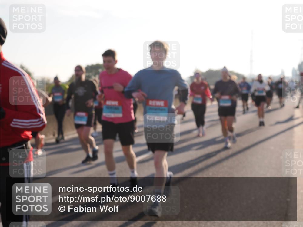 03.10.2025 - Köhlbrandbrückenlauf Fabian Wolf http://msf.ph/oto/9007688 03.10.2025 09:20:17 Position 3  meine-sportfotos.de