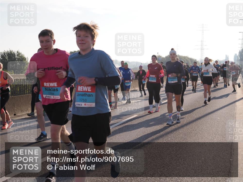 03.10.2025 - Köhlbrandbrückenlauf Fabian Wolf http://msf.ph/oto/9007695 03.10.2025 09:20:18 Position 3 1755, 1753, 1801 meine-sportfotos.de