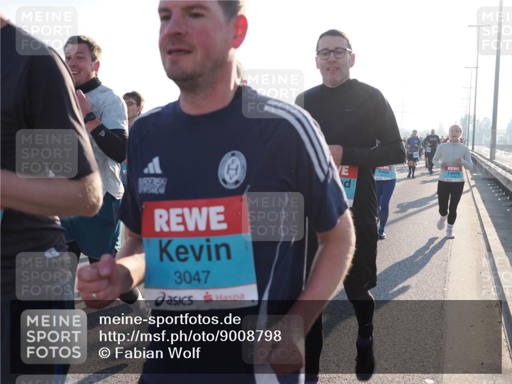 03.10.2025 - Köhlbrandbrückenlauf Fabian Wolf http://msf.ph/oto/9008798 03.10.2025 09:20:50 Position 3 1, 3047 meine-sportfotos.de