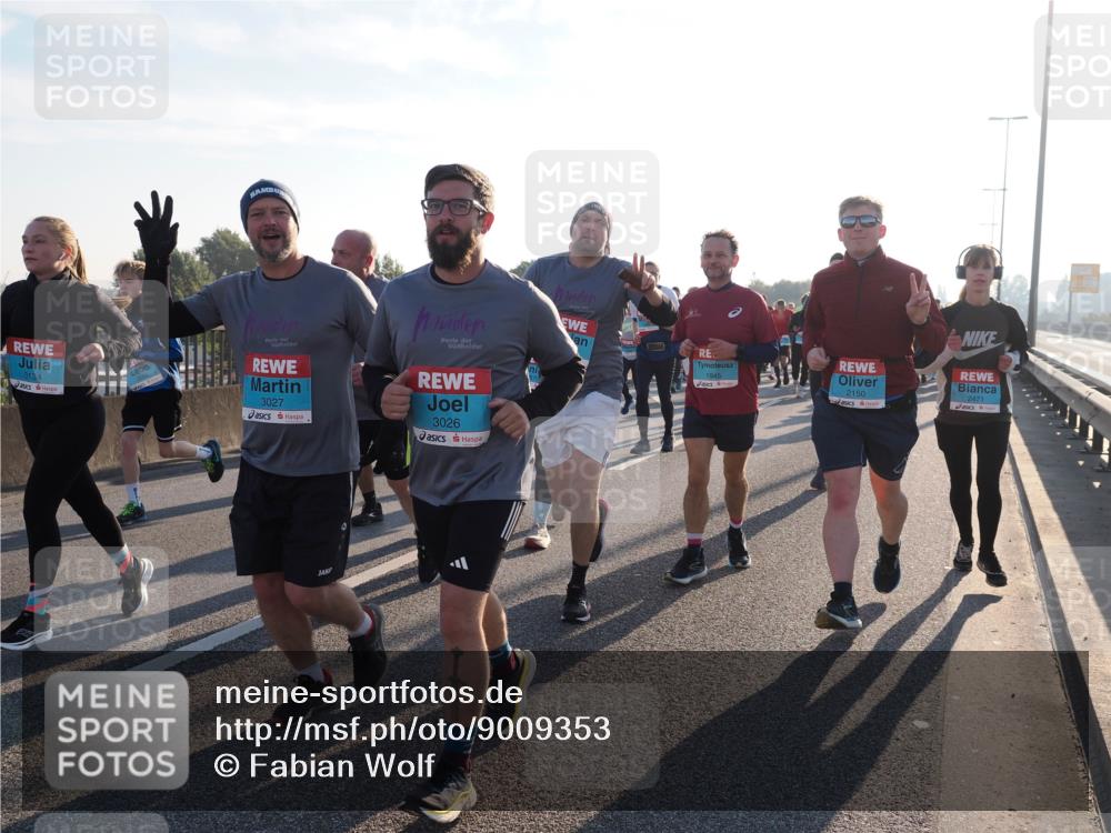 03.10.2025 - Köhlbrandbrückenlauf Fabian Wolf http://msf.ph/oto/9009353 03.10.2025 09:21:03 Position 3 3134, 3027, 3026, 1945, 2150, 2471 meine-sportfotos.de