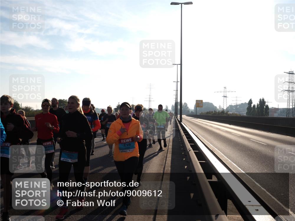 03.10.2025 - Köhlbrandbrückenlauf Fabian Wolf http://msf.ph/oto/9009612 03.10.2025 09:21:11 Position 3 635, 3783, 1994 meine-sportfotos.de