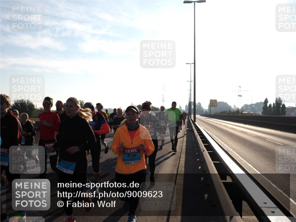 03.10.2025 - Köhlbrandbrückenlauf Fabian Wolf http://msf.ph/oto/9009623 03.10.2025 09:21:11 Position 3 5, 3783, 1994 meine-sportfotos.de