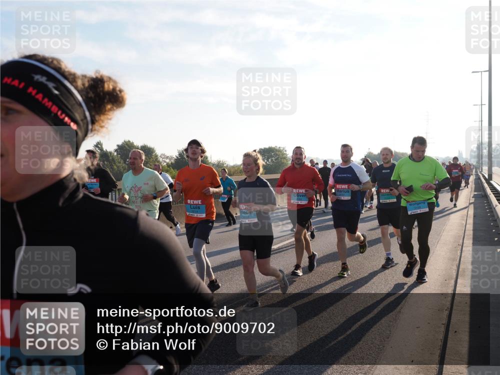 03.10.2025 - Köhlbrandbrückenlauf Fabian Wolf http://msf.ph/oto/9009702 03.10.2025 09:21:13 Position 3 2025, 3213, 2171, 3109 meine-sportfotos.de