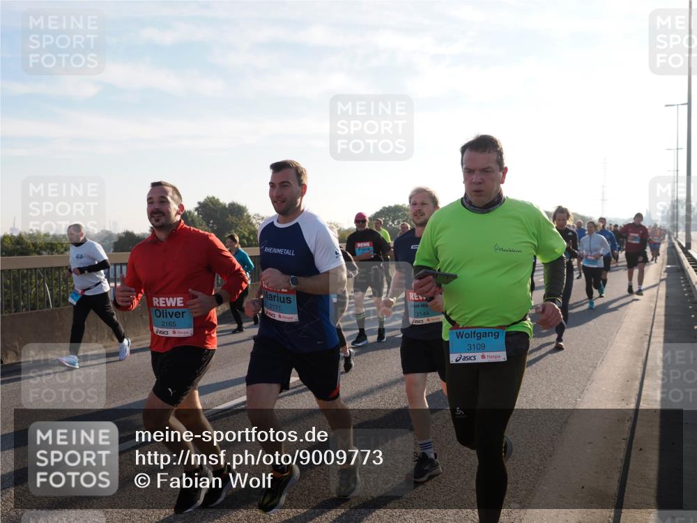 03.10.2025 - Köhlbrandbrückenlauf Fabian Wolf http://msf.ph/oto/9009773 03.10.2025 09:21:14 Position 3 2165, 2171, 2144, 3109, 6 meine-sportfotos.de