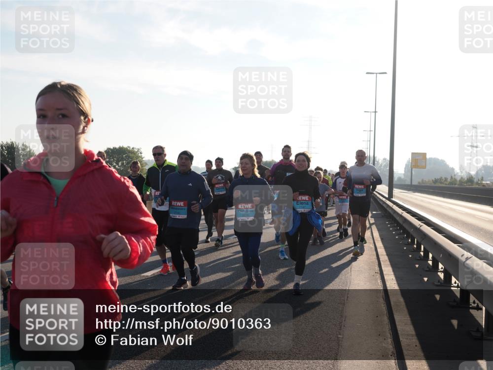 03.10.2025 - Köhlbrandbrückenlauf Fabian Wolf http://msf.ph/oto/9010363 03.10.2025 09:21:39 Position 3 2140, 2078, 1147 meine-sportfotos.de