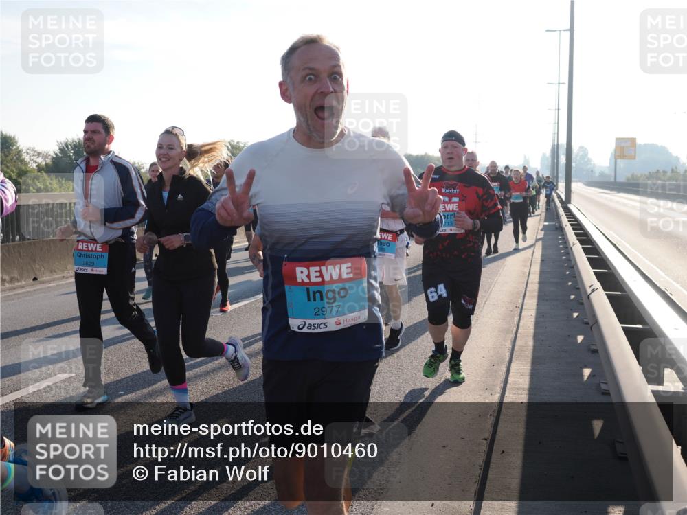 03.10.2025 - Köhlbrandbrückenlauf Fabian Wolf http://msf.ph/oto/9010460 03.10.2025 09:21:43 Position 3 3529, 2977, 713, 64 meine-sportfotos.de