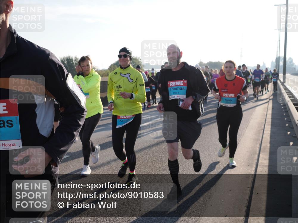 03.10.2025 - Köhlbrandbrückenlauf Fabian Wolf http://msf.ph/oto/9010583 03.10.2025 09:21:48 Position 3 1941, 414, 3747 meine-sportfotos.de