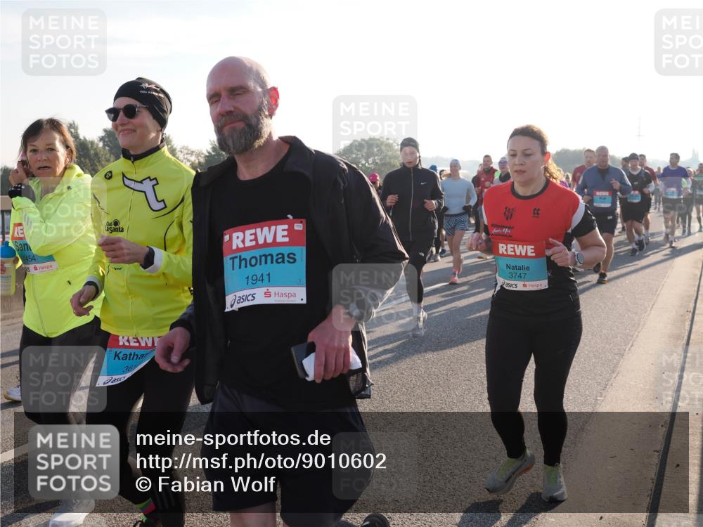 03.10.2025 - Köhlbrandbrückenlauf Fabian Wolf http://msf.ph/oto/9010602 03.10.2025 09:21:48 Position 3 1454, 361, 1941, 3747 meine-sportfotos.de