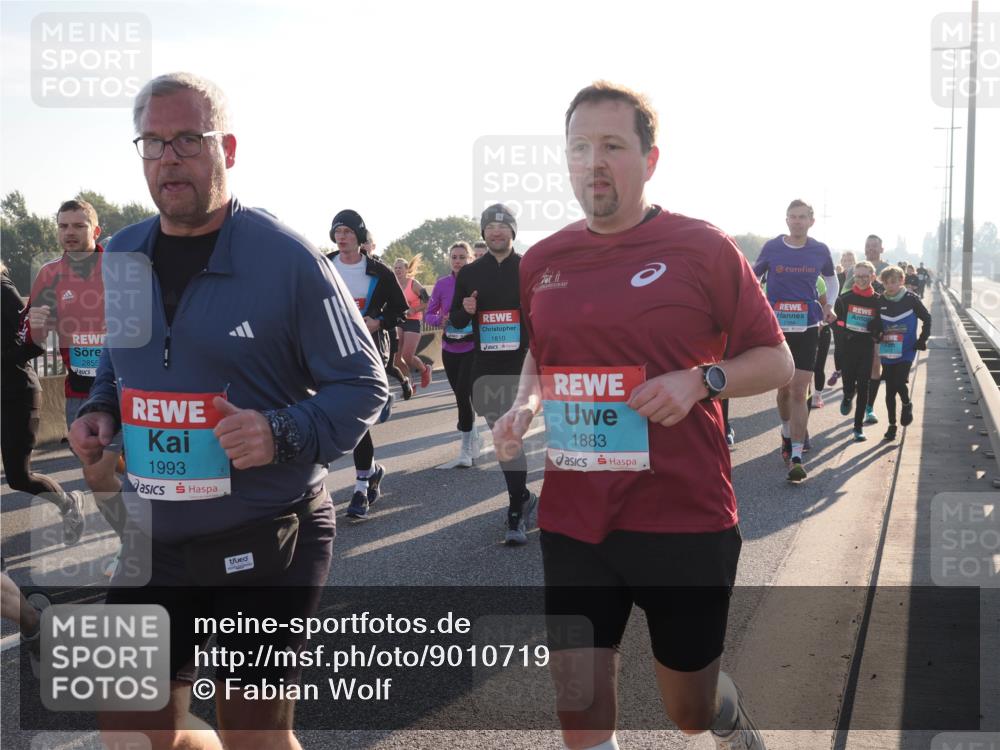 03.10.2025 - Köhlbrandbrückenlauf Fabian Wolf http://msf.ph/oto/9010719 03.10.2025 09:21:52 Position 3 2855, 1993, 1810, 1883 meine-sportfotos.de