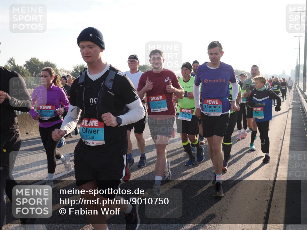 03.10.2025 - Köhlbrandbrückenlauf Fabian Wolf http://msf.ph/oto/9010750 03.10.2025 09:21:54 Position 3 3352, 1866, 3762, 2984, 2089 meine-sportfotos.de
