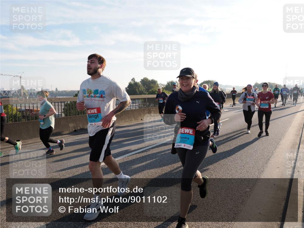 03.10.2025 - Köhlbrandbrückenlauf Fabian Wolf http://msf.ph/oto/9011102 03.10.2025 09:22:07 Position 3 3276, 3737 meine-sportfotos.de