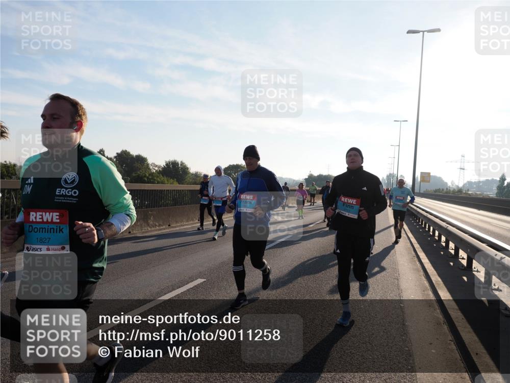 03.10.2025 - Köhlbrandbrückenlauf Fabian Wolf http://msf.ph/oto/9011258 03.10.2025 09:22:14 Position 3 1827, 2151 meine-sportfotos.de