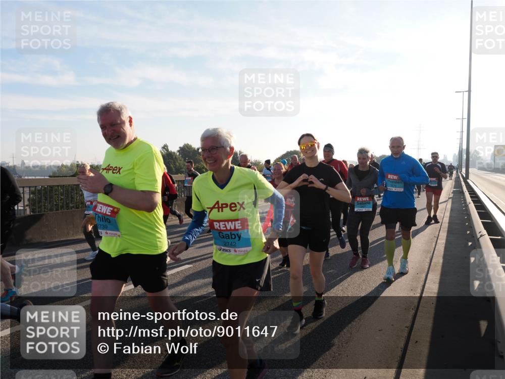03.10.2025 - Köhlbrandbrückenlauf Fabian Wolf http://msf.ph/oto/9011647 03.10.2025 09:22:34 Position 3 2739, 2742, 3676 meine-sportfotos.de