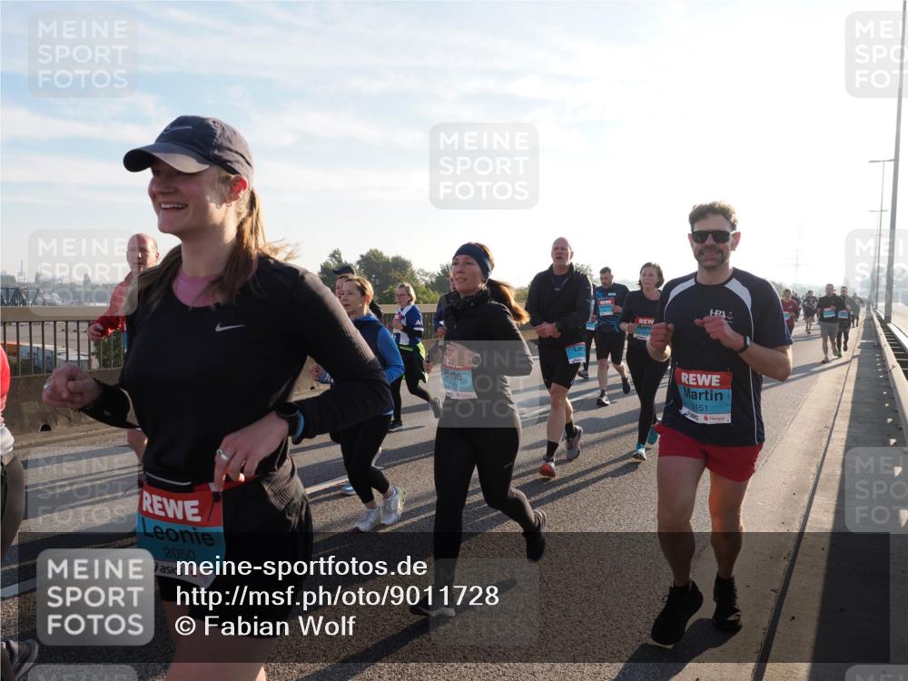 03.10.2025 - Köhlbrandbrückenlauf Fabian Wolf http://msf.ph/oto/9011728 03.10.2025 09:22:37 Position 3 2050, 1051, 3151 meine-sportfotos.de