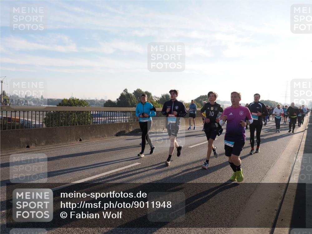 03.10.2025 - Köhlbrandbrückenlauf Fabian Wolf http://msf.ph/oto/9011948 03.10.2025 09:22:47 Position 3 4000, 10 meine-sportfotos.de